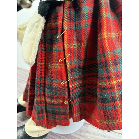 William Tung TUSS Series 22" Porcelain Doll Scottish Outfit Heterochromia Rare - Picture 10 of 13